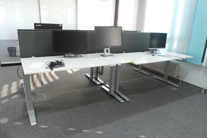 4x Elektrisch höhenverstellbarer Schreibtisch mit 4x Trennwand Maße in cm ca. 160 x 80